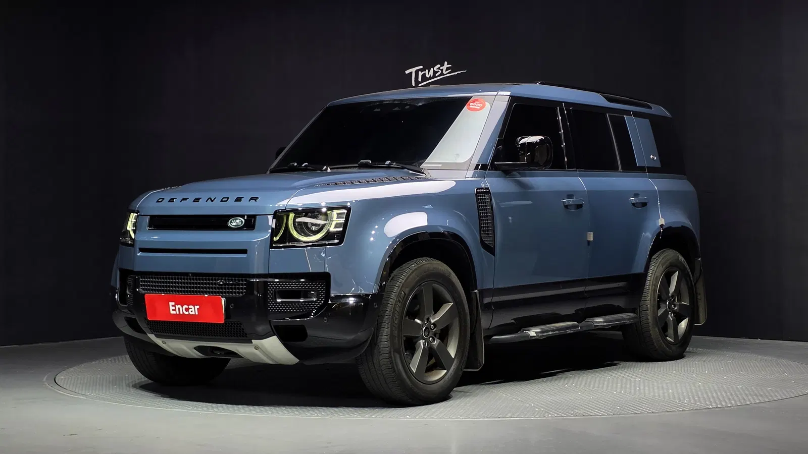 Land Rover Defender (L663) 110 P300 X-Dynamic SE 2022 — photo 1 sur 32