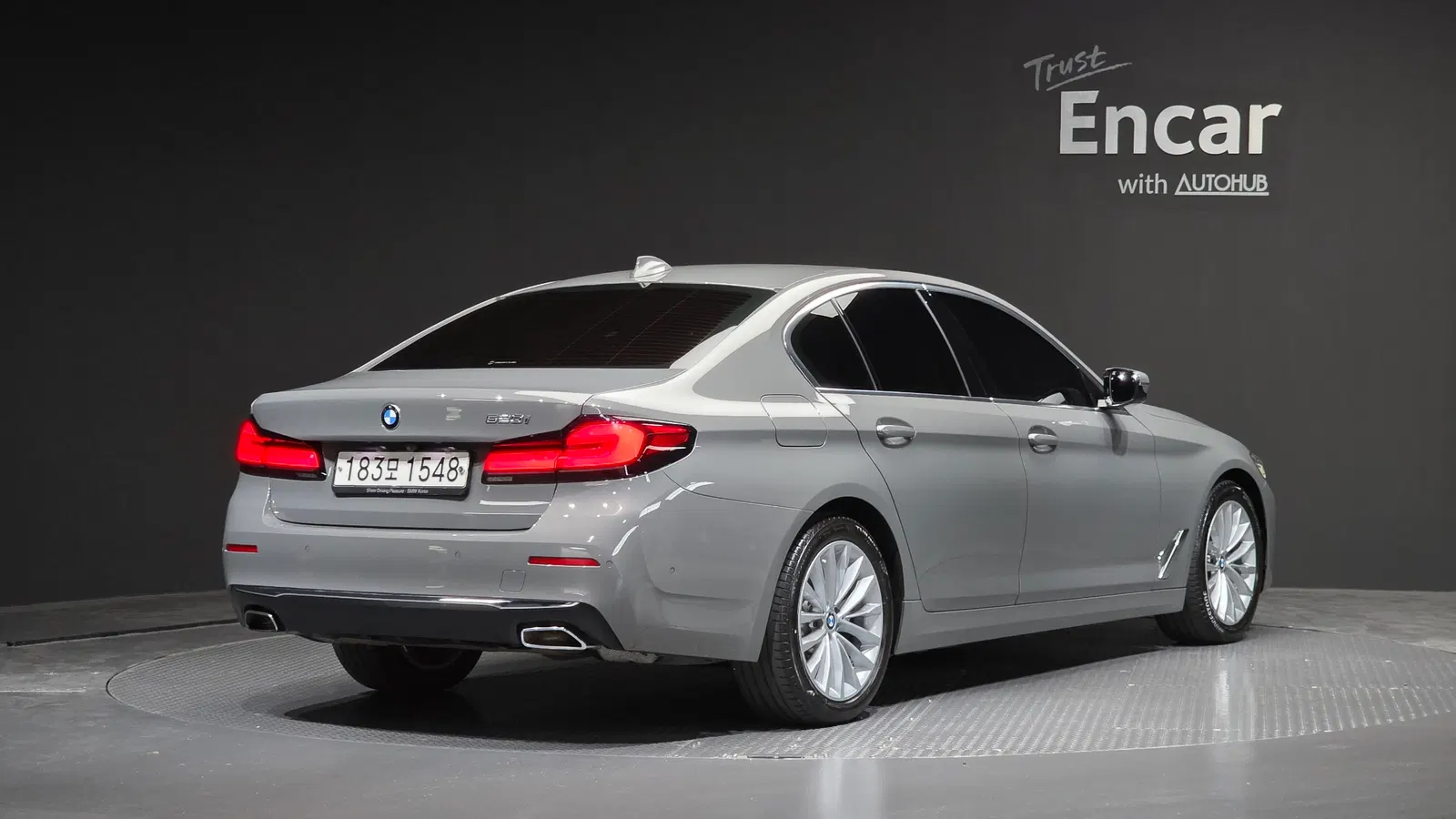 BMW Série 5 (G30) 520i Luxury 2022 — photo 1 sur 31