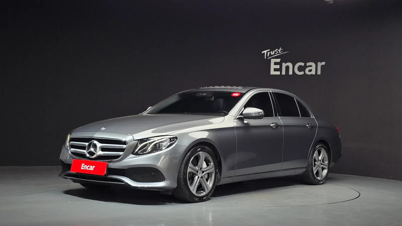 Mercedes-Benz Classe E E300 Avantgarde (W213) 2019 — photo 1 sur 30