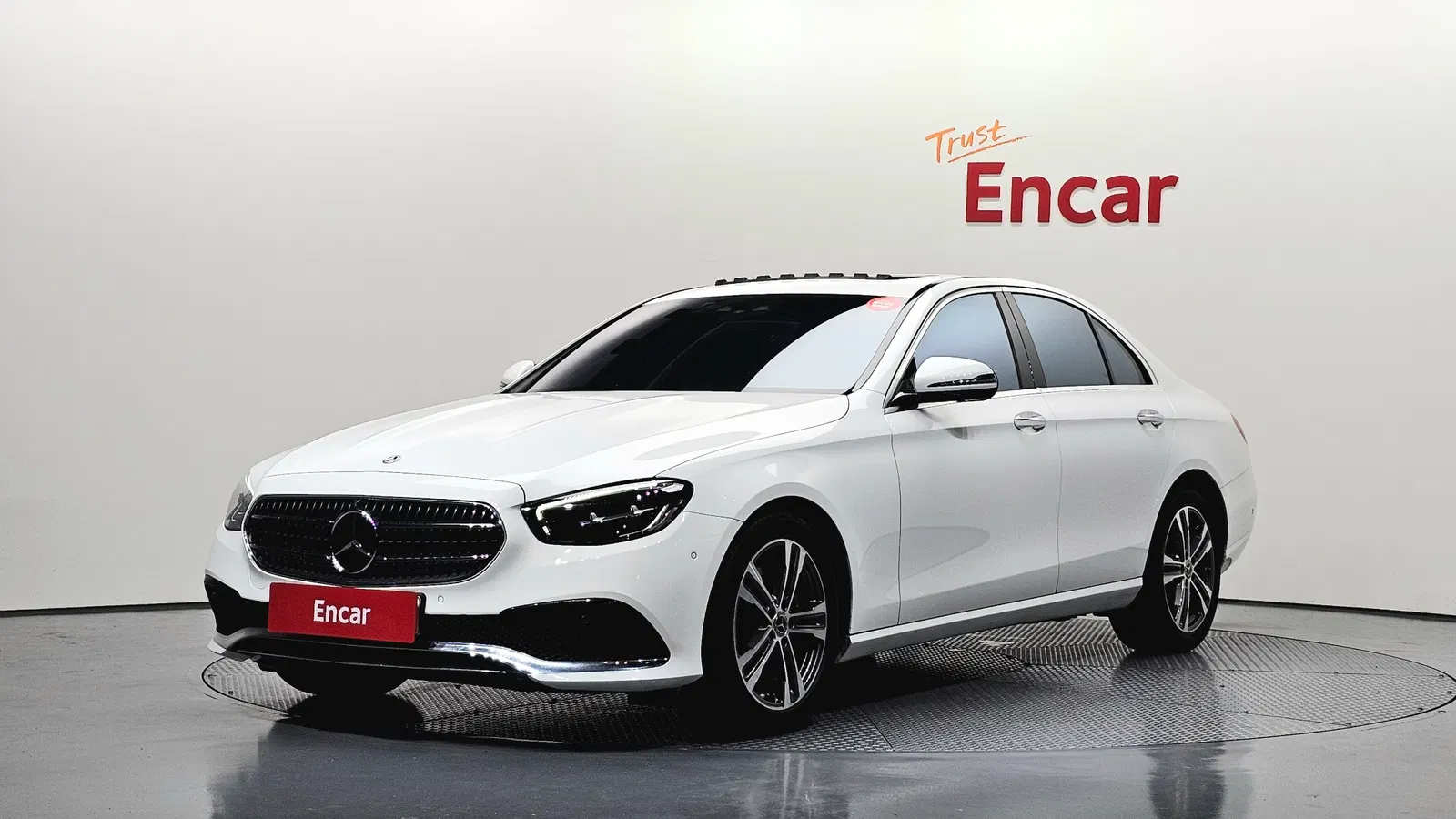 Mercedes-Benz Classe E E250 Avantgarde (W213) 2023 — photo 1 sur 20
