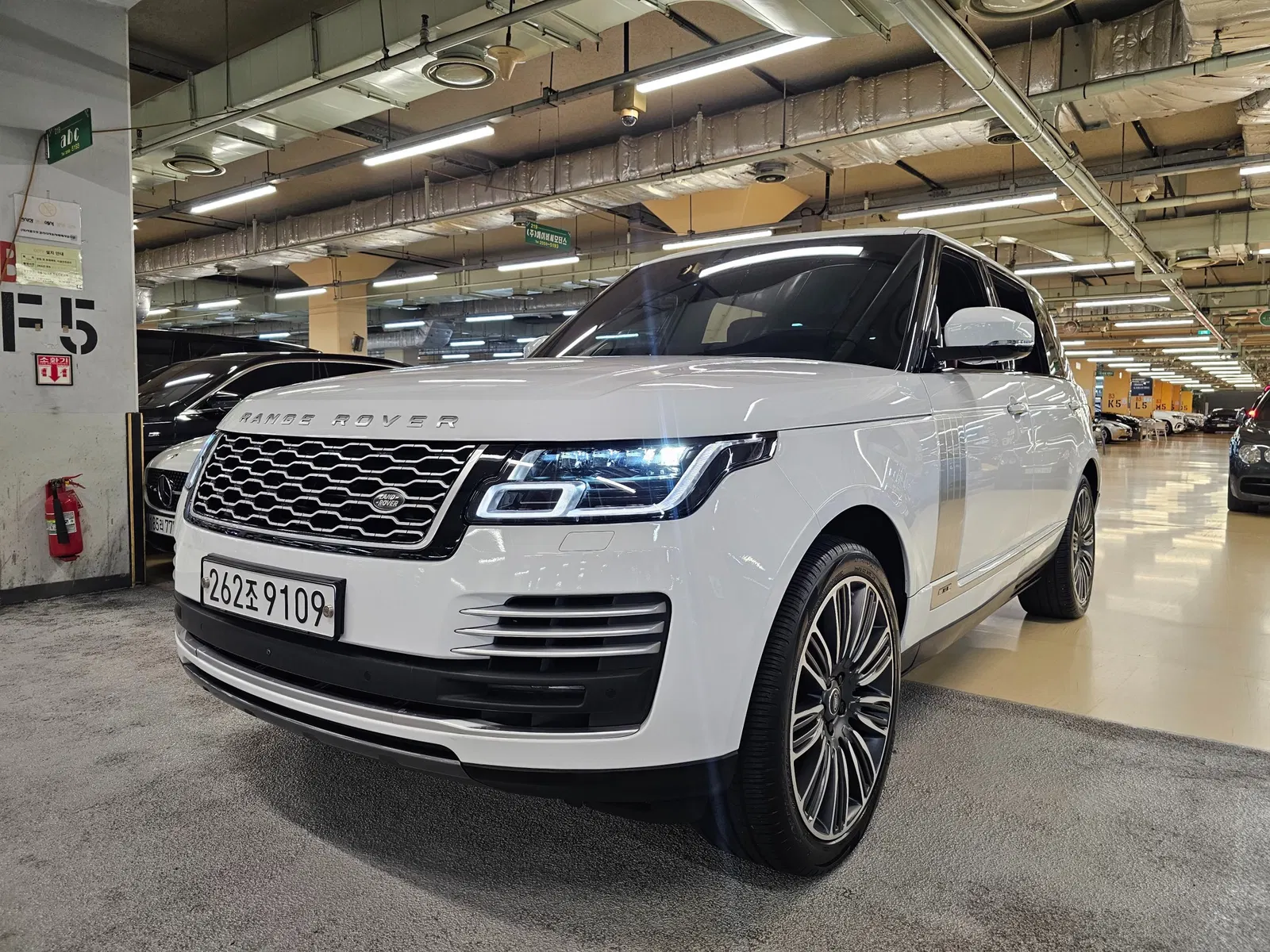 Land Rover Range Rover 4e génération 5.0 SC AB LWB 2019 — photo 1 sur 26