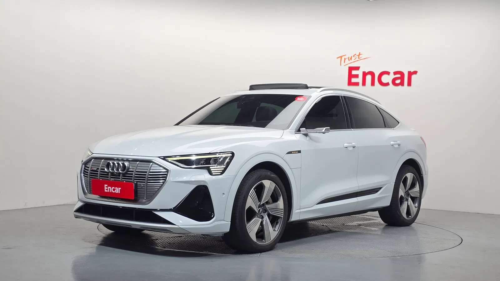 Audi e-tron 55 Quattro Sportback 2021 — photo 1 sur 20