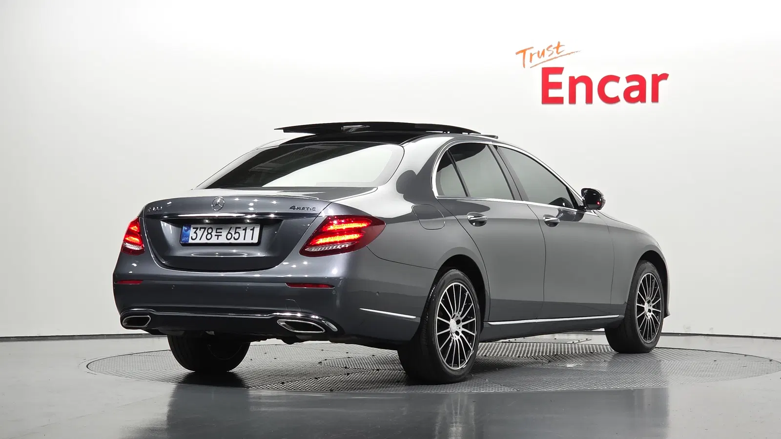 Mercedes-Benz Classe E E300 4MATIC Exclusive (W213) 2019 — photo 1 sur 33