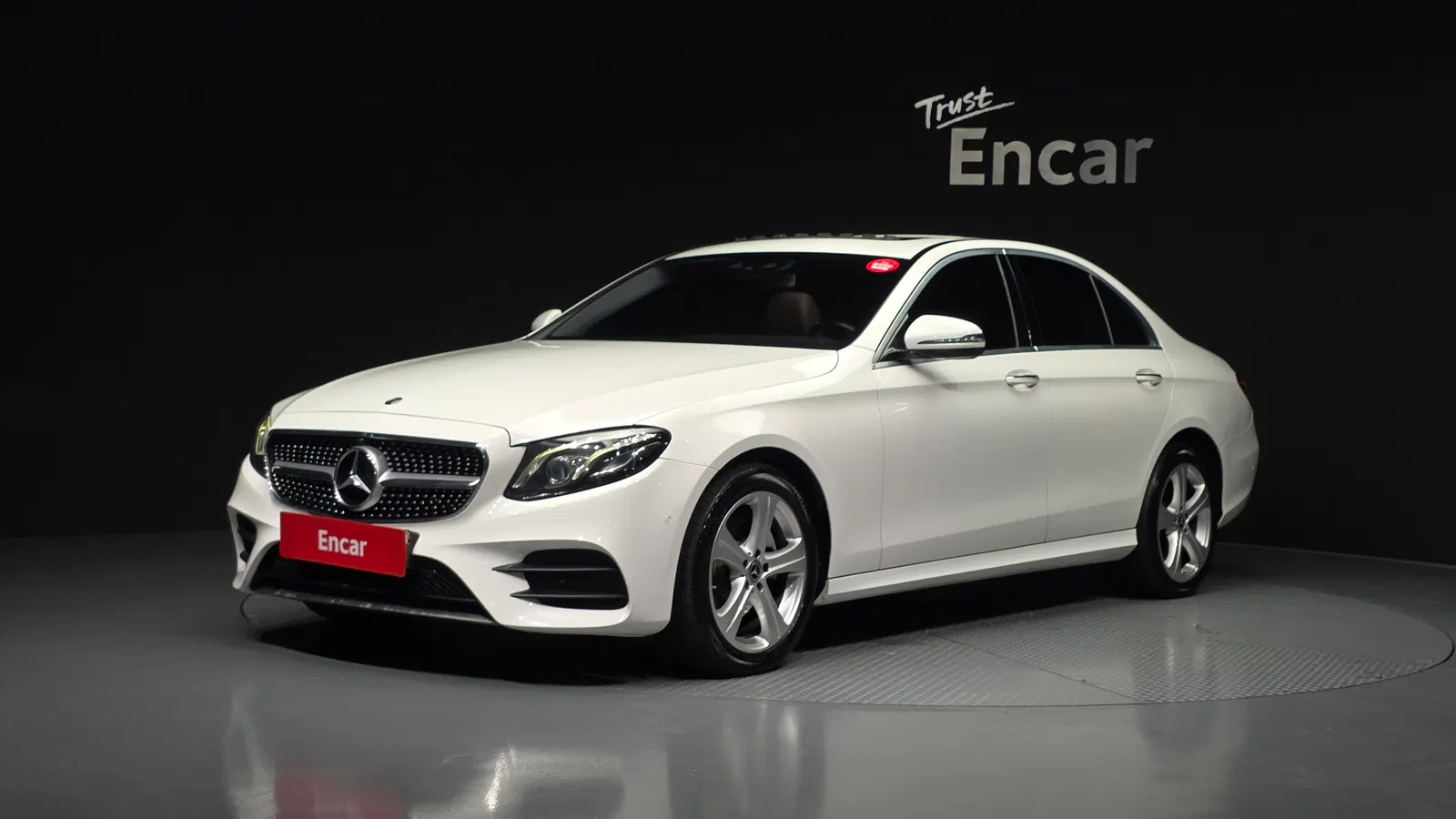 Mercedes-Benz Classe E E220d Avantgarde (W213) 2018 — photo 1 sur 33