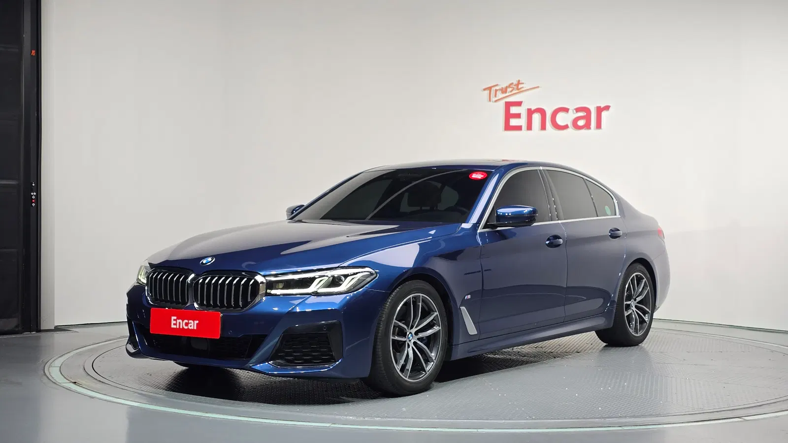 BMW Série 5 (G30) 520i M Sport 2021 — photo 1 sur 20