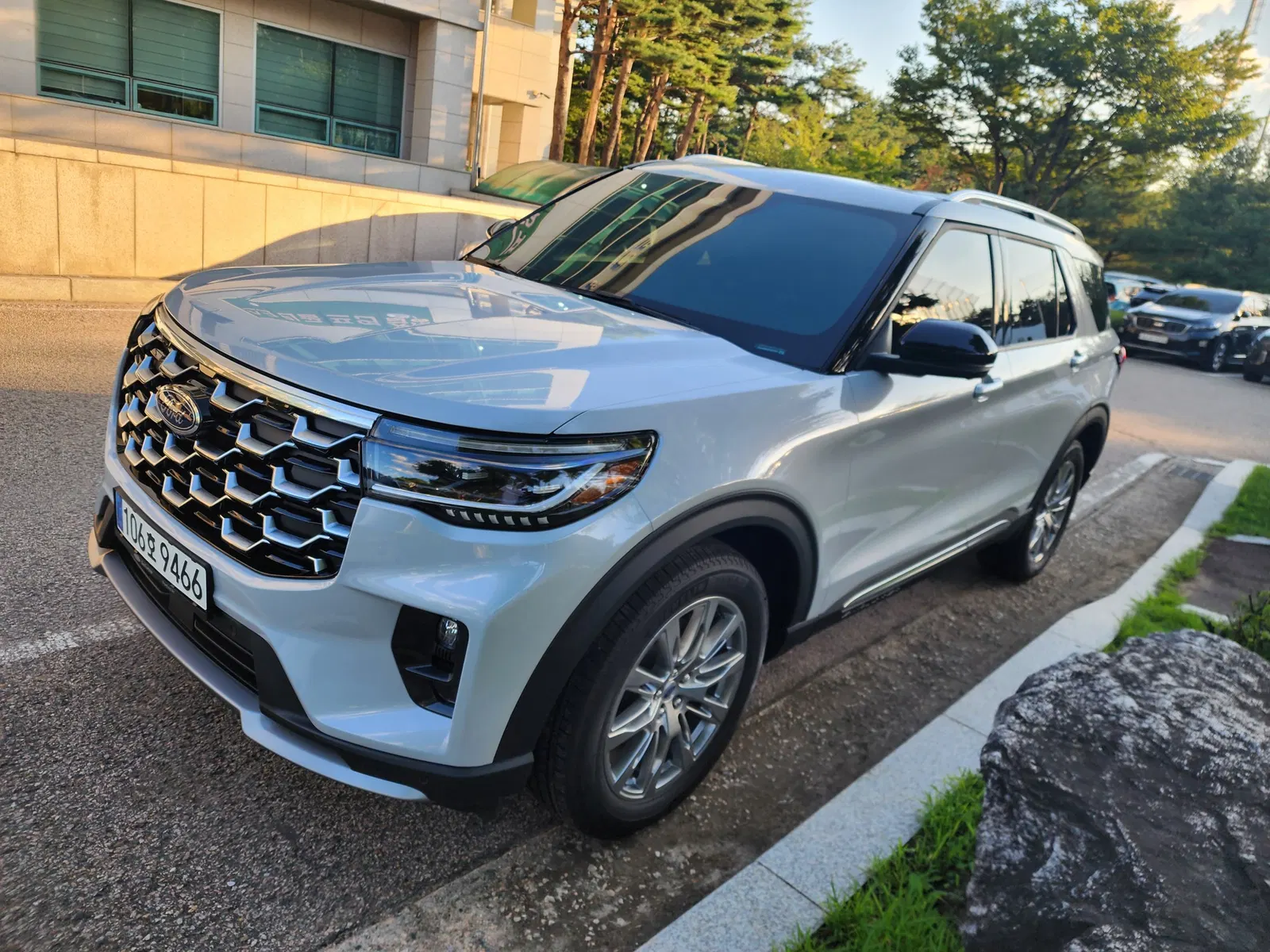 Ford Explorer 6e génération 2.3 Platinum 4WD 2025 — photo 1 sur 18