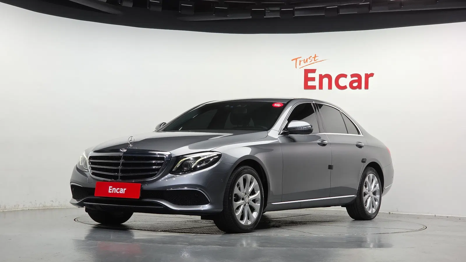 Mercedes-Benz Classe E E220d Exclusive (W213) 2017 — photo 1 sur 20