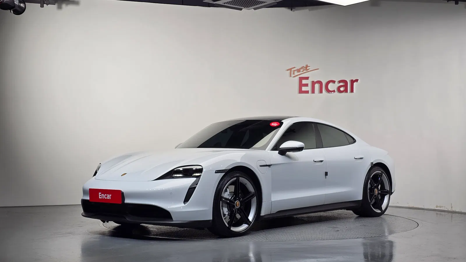 Porsche Taycan 4S 2021 — photo 1 sur 36