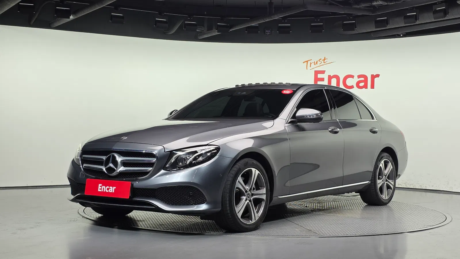 Mercedes-Benz Classe E E220d Avantgarde (W213) 2019 — photo 1 sur 20