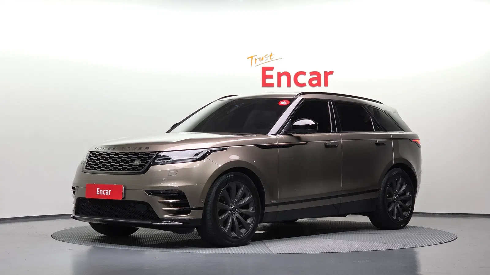 Land Rover Range Rover Velar 3.0 D300 R-Dynamic SE 2019 — photo 1 sur 20