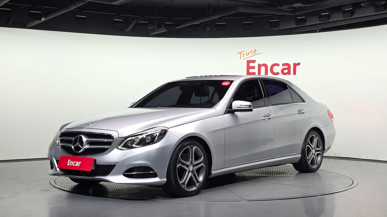 Mercedes-Benz Classe E E250 BlueTEC 4MATIC Avantgarde (W212) 2016 — photo 1 sur 20