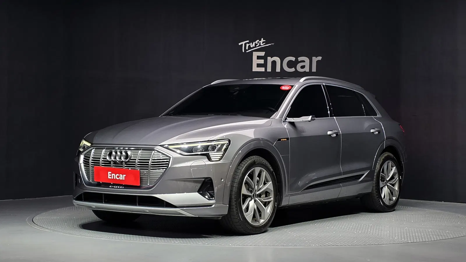 Audi e-tron 55 Quattro 2023 — photo 1 sur 20
