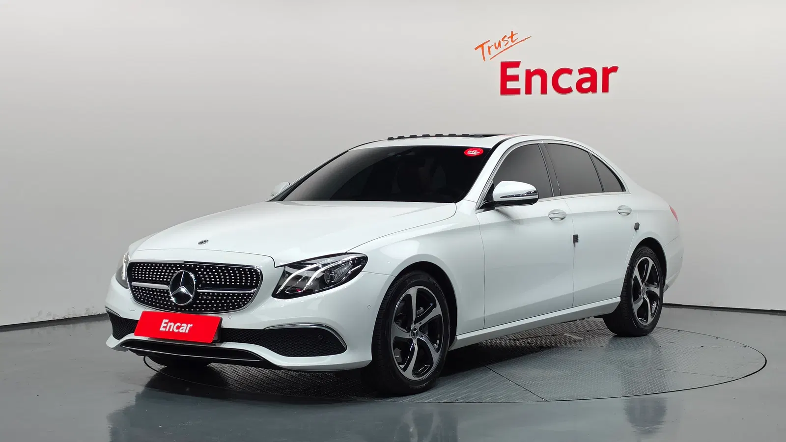 Mercedes-Benz Classe E E250 Avantgarde (W213) 2020 — photo 1 sur 39