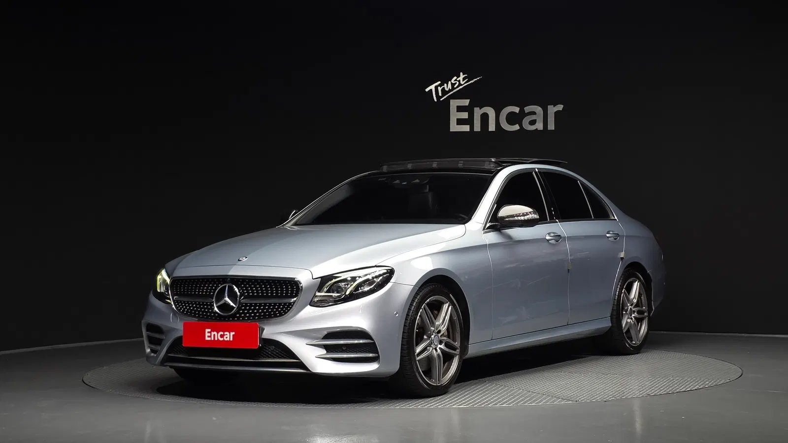 Mercedes-Benz Classe E AMG Line · E300 (W213) 2017 — photo 1 sur 20