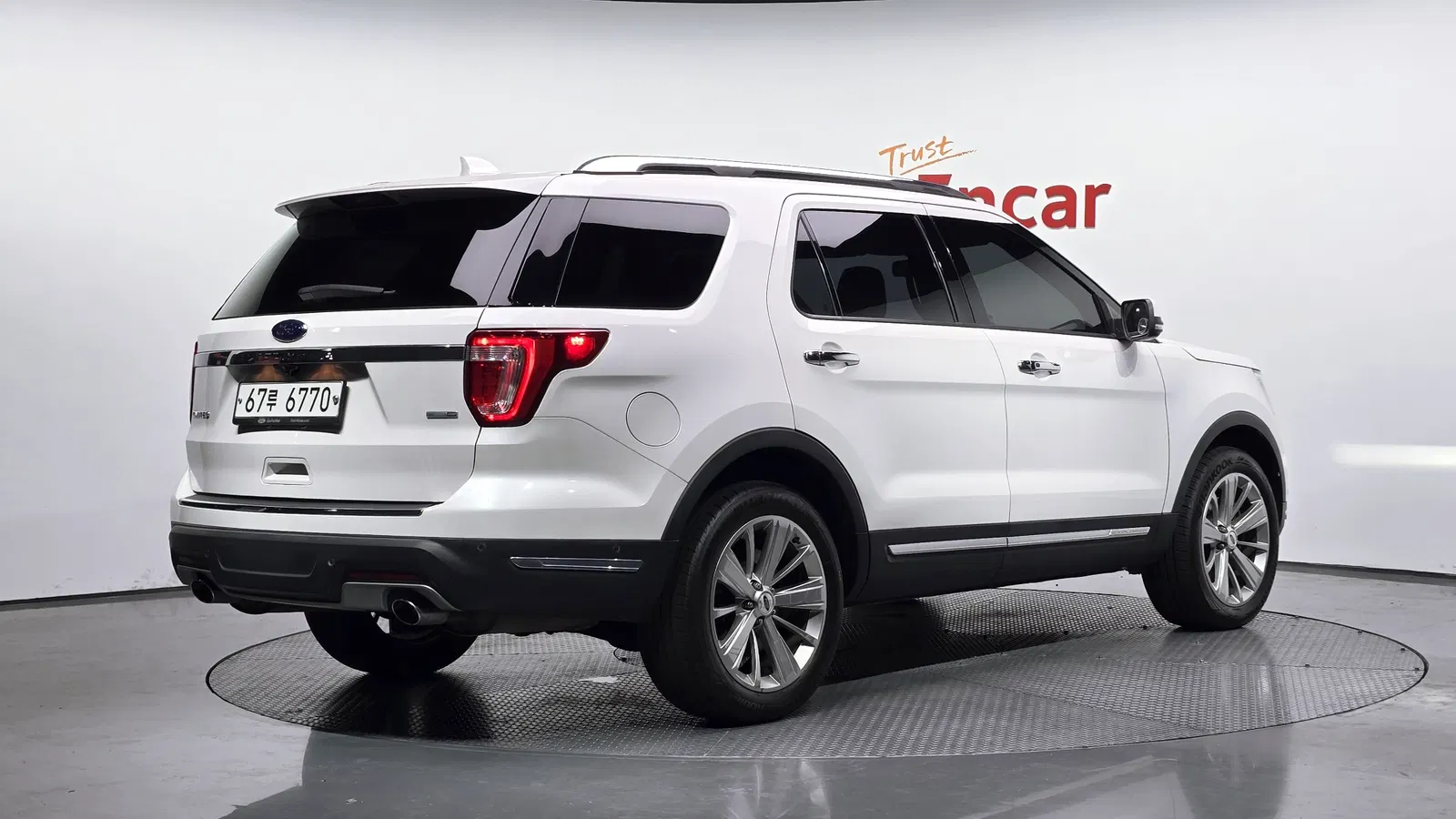 Ford Explorer 2.3 Limited 4WD 2019 — photo 1 sur 37