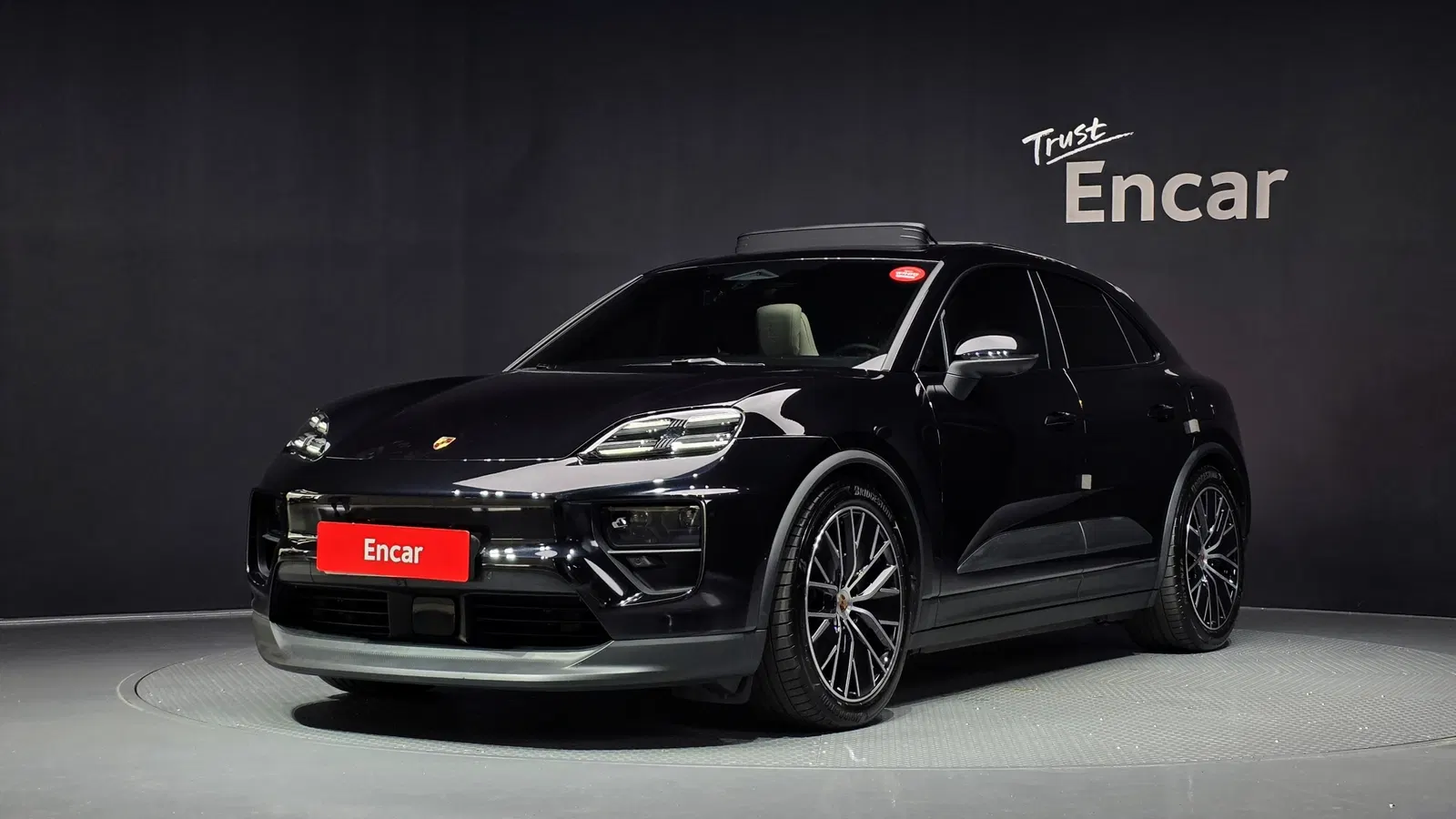 Porsche Macan EV Base 4 2025 — photo 1 sur 27