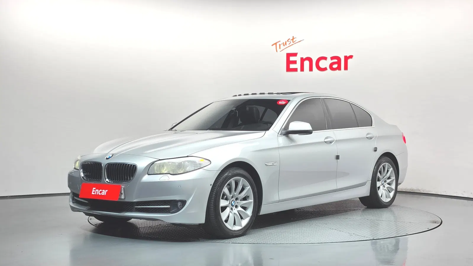 BMW Série 5 (F10) 528i xDrive 2013 — photo 1 sur 20