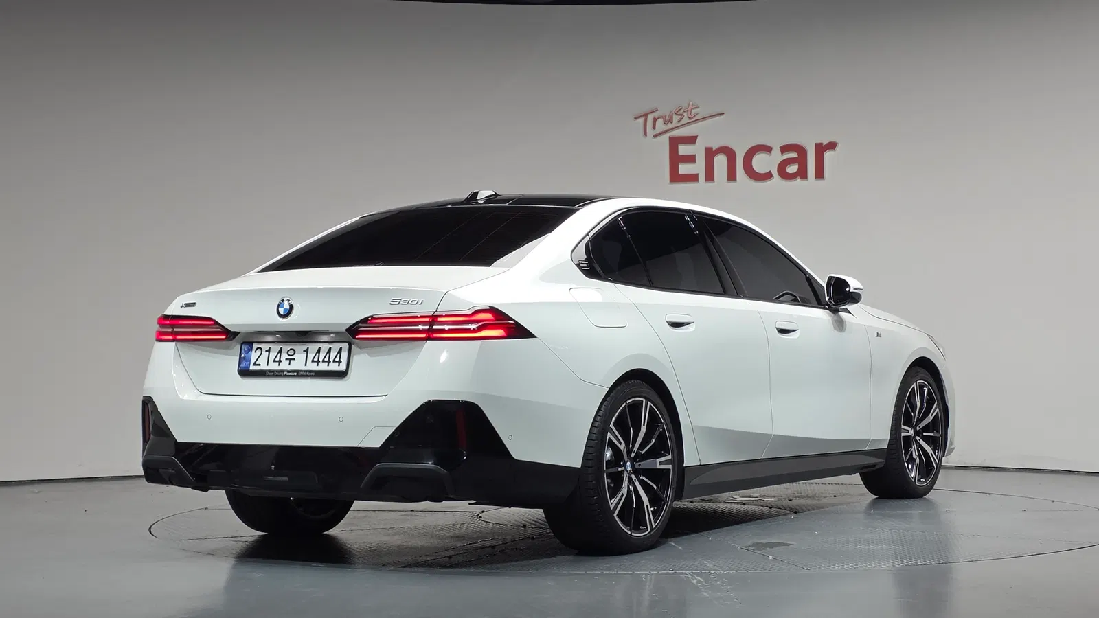 BMW Série 5 (G60) 530i xDrive M Sport 2024 — photo 1 sur 39