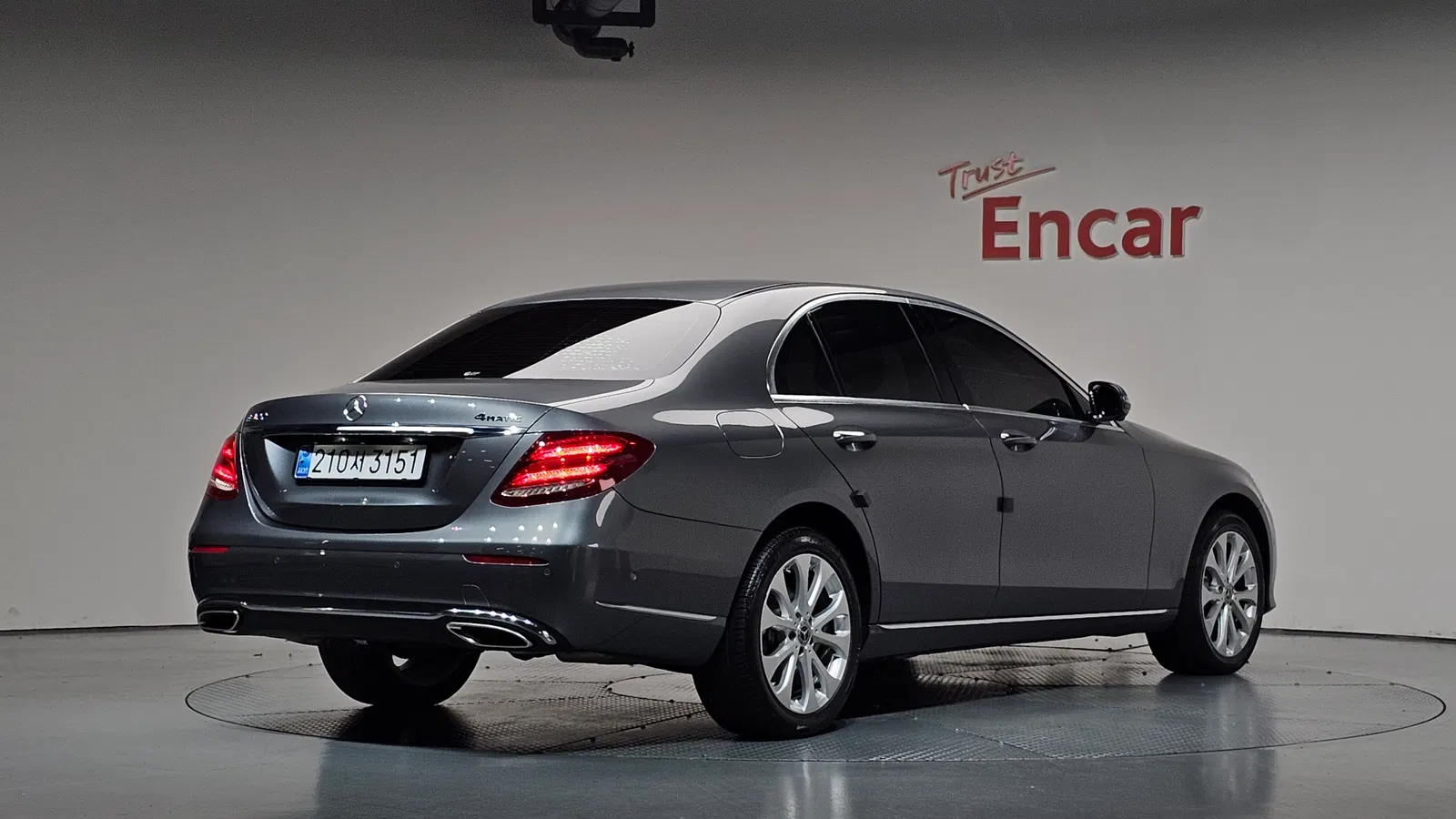 Mercedes-Benz Classe E E300 4MATIC Exclusive (W213) 2020 — photo 1 sur 36
