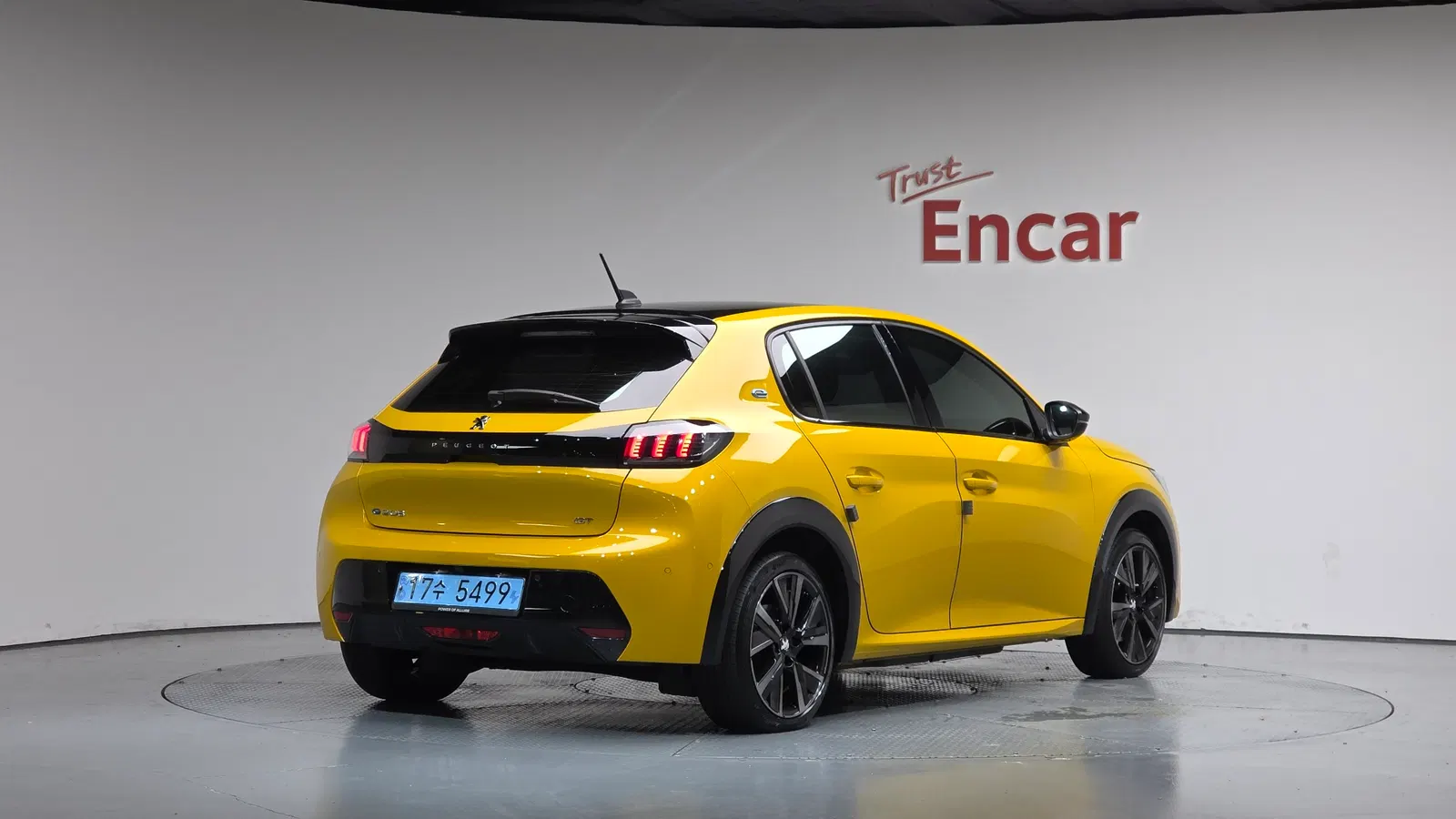 Peugeot e-208 2e génération GT 2023 — photo 1 sur 35