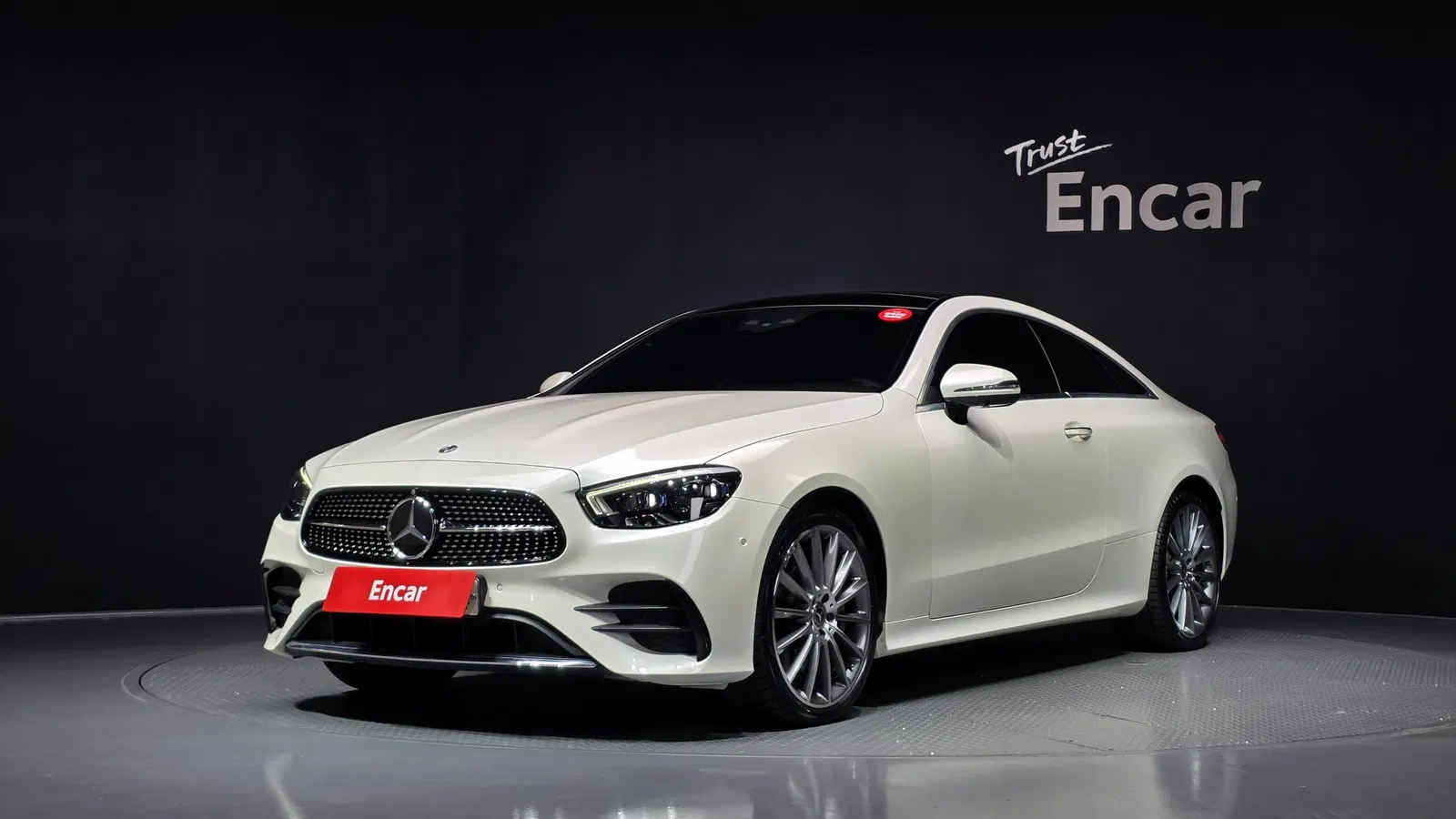 Mercedes-Benz Classe E E450 4MATIC Coupé (W213) 2021 — photo 1 sur 32