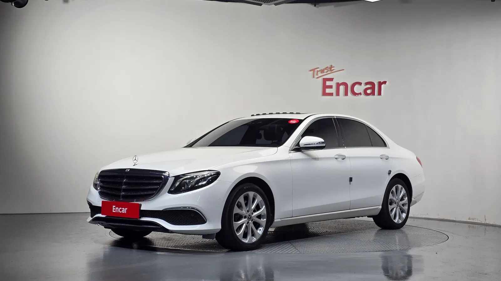Mercedes-Benz Classe E E220d Exclusive (W213) 2018 — photo 1 sur 33