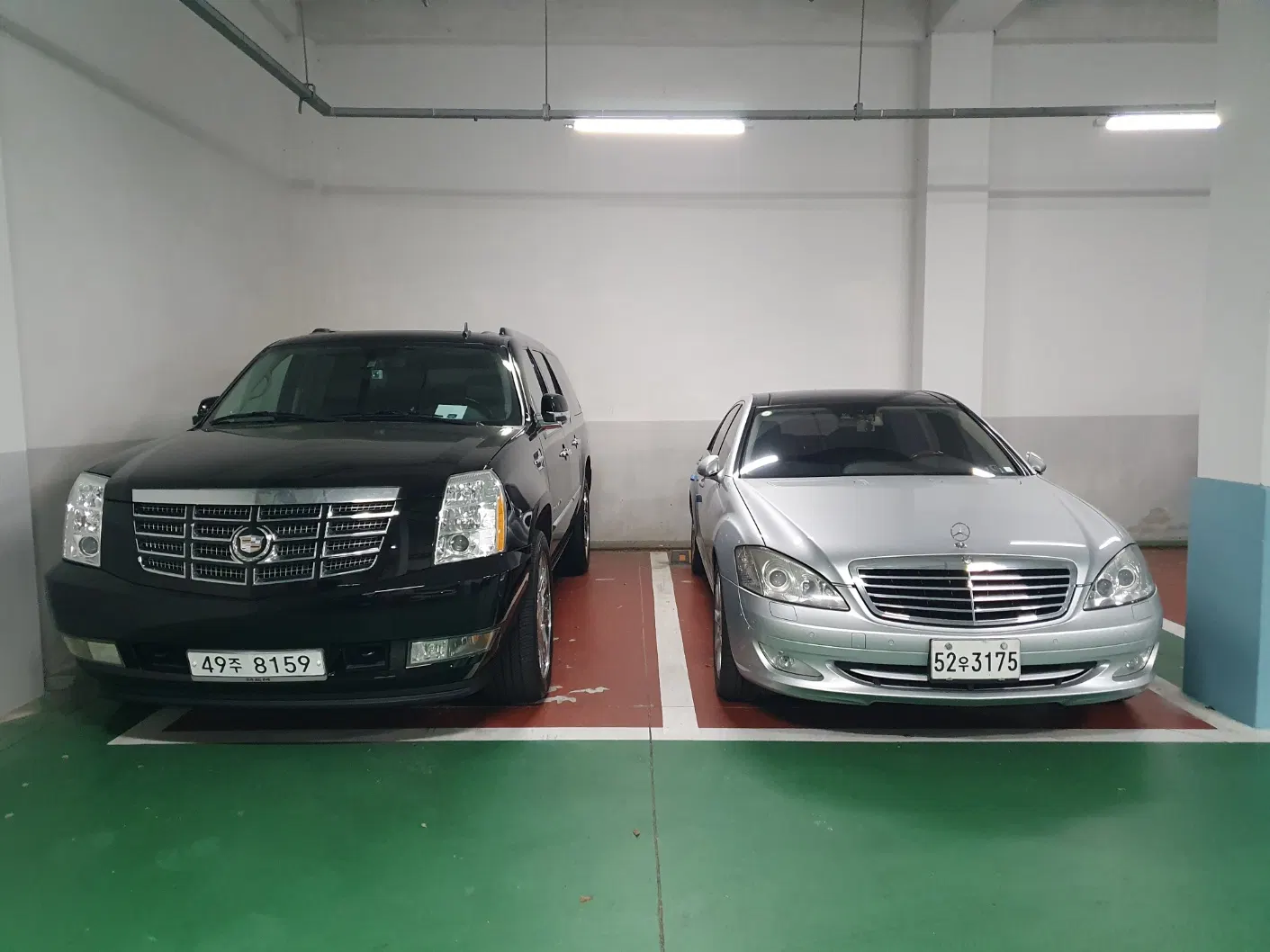 Cadillac Escalade 6.0 ESV 2008 — photo 1 sur 1