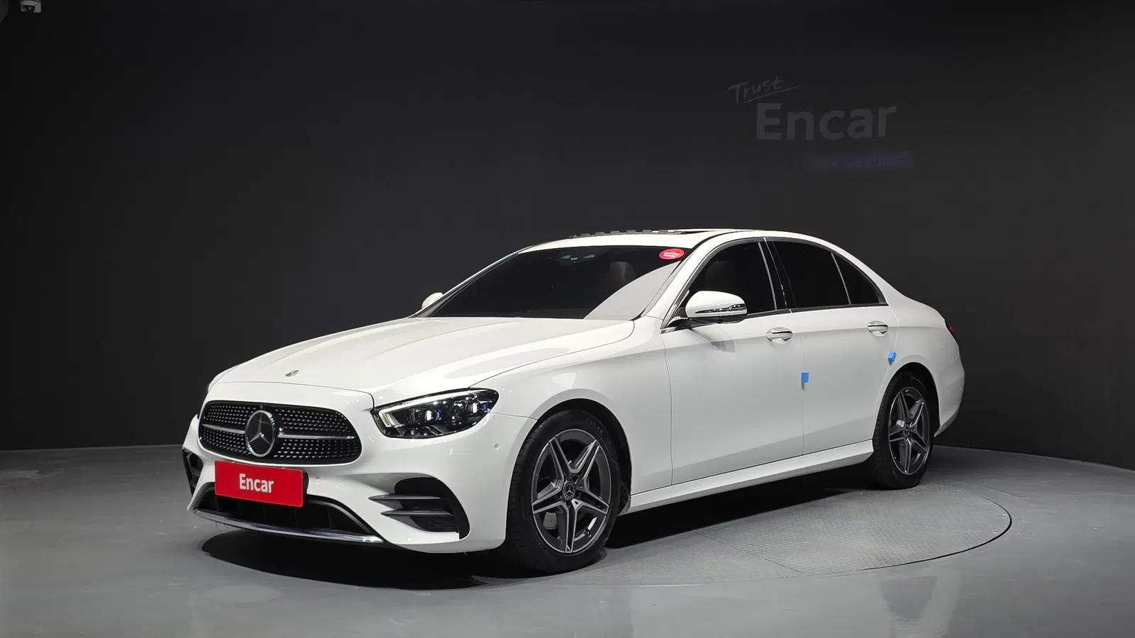 Mercedes-Benz Classe E AMG Line · E250 (W213) 2023 — photo 1 sur 33