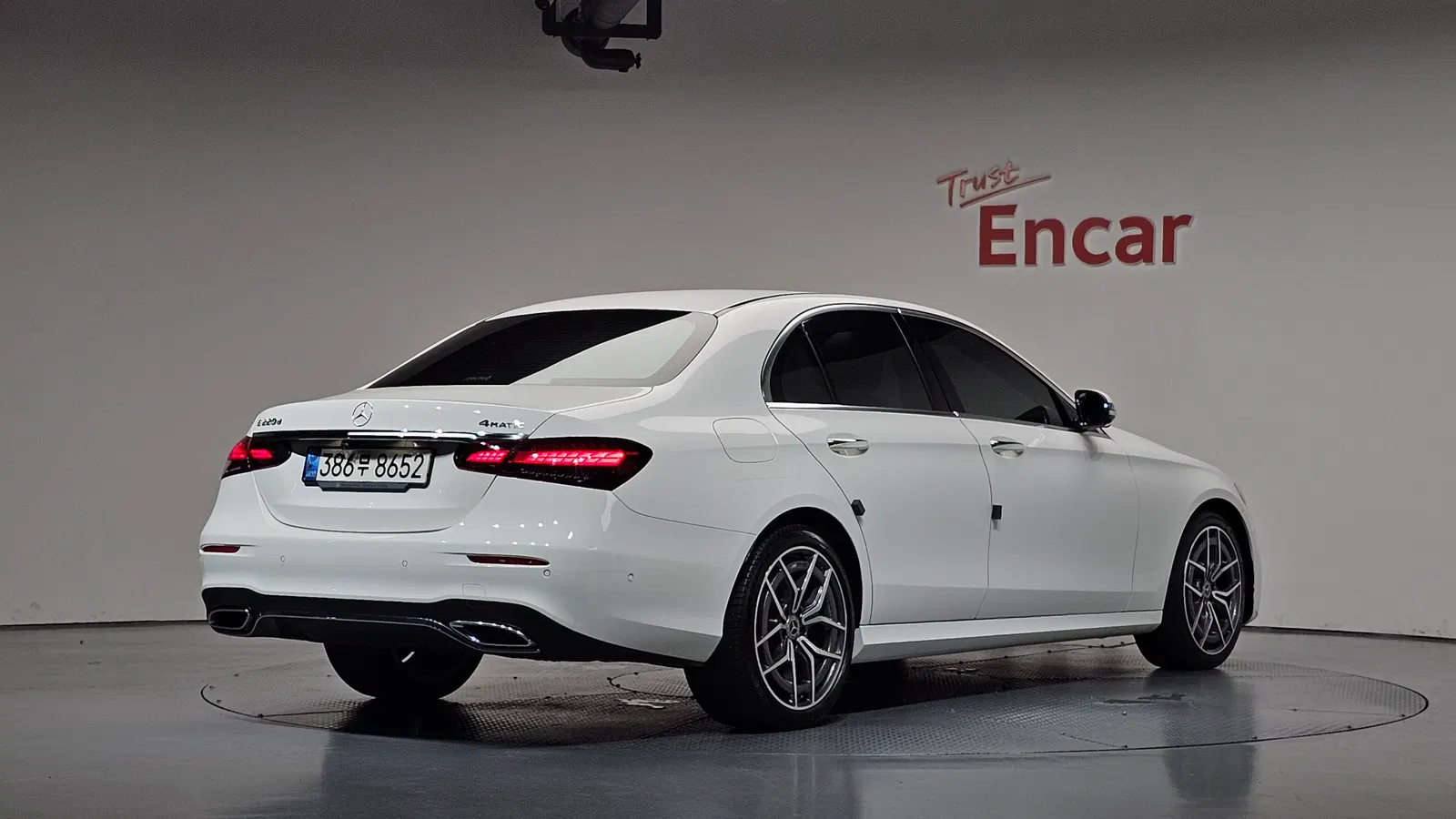 Mercedes-Benz Classe E AMG Line · E220d 4MATIC (W213) 2021 — photo 1 sur 37