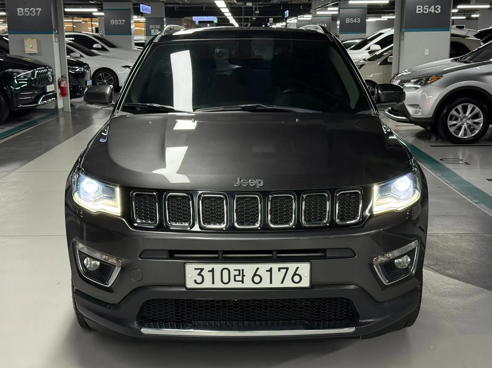 Jeep Compass 2e génération 2.4 Limited AWD 2019 — photo 1 sur 25