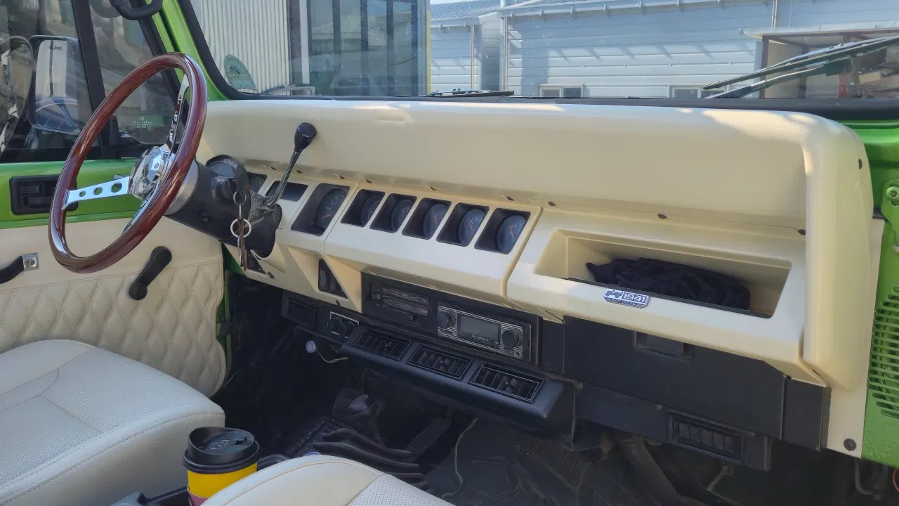Jeep Wrangler (YJ) 2.5 1995 — photo 1 sur 12