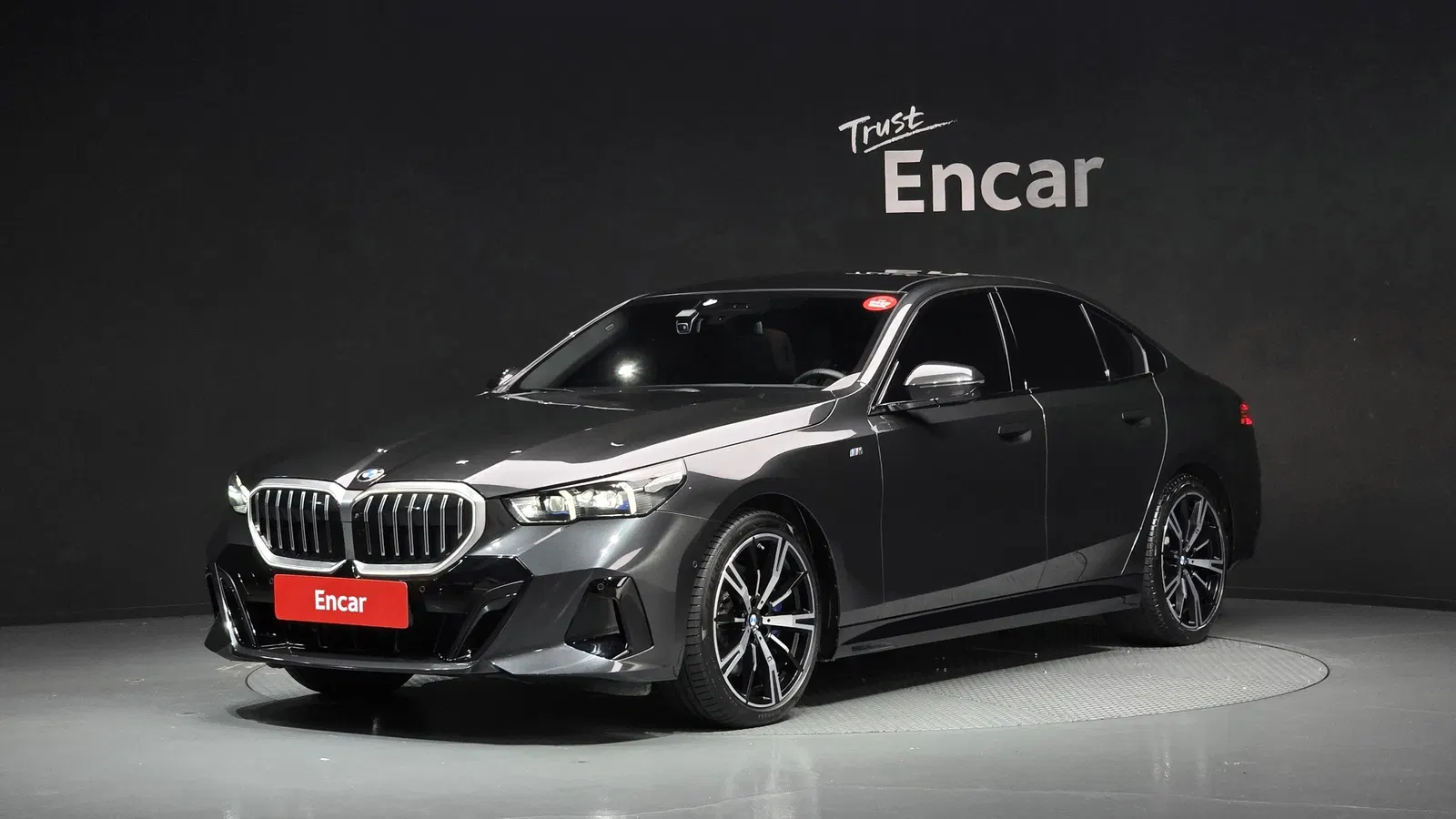 BMW Série 5 (G60) 530i xDrive M Sport 2024 — photo 1 sur 26