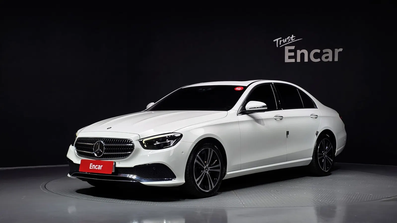 Mercedes-Benz Classe E E250 Avantgarde (W213) 2021 — photo 1 sur 33