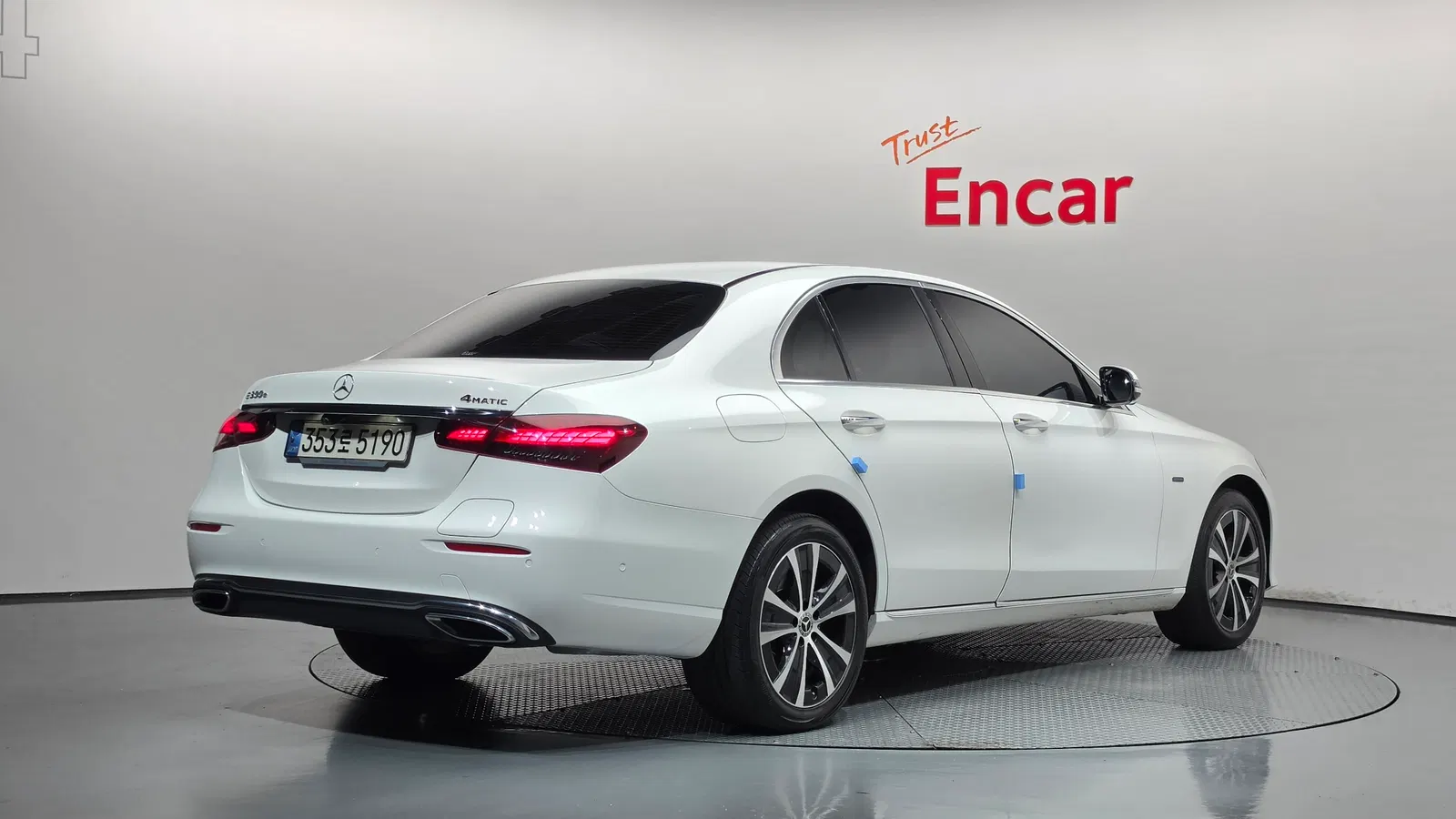 Mercedes-Benz Classe E E300e 4MATIC Exclusive (W213) 2021 — photo 1 sur 33