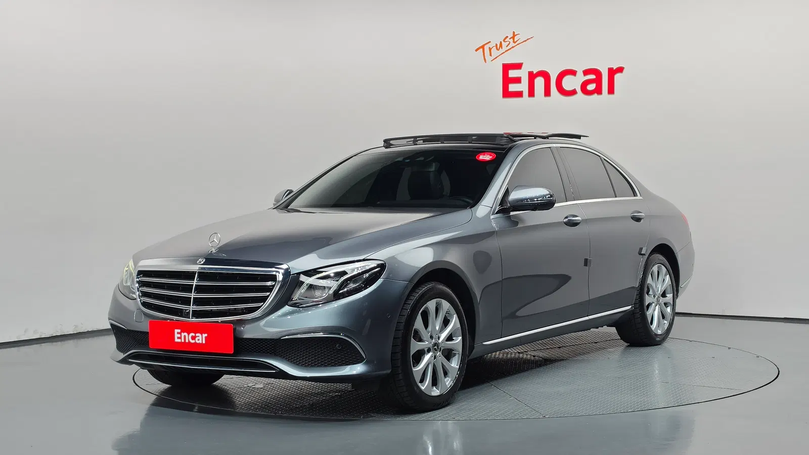 Mercedes-Benz Classe E E300 Exclusive (W213) 2019 — photo 1 sur 33