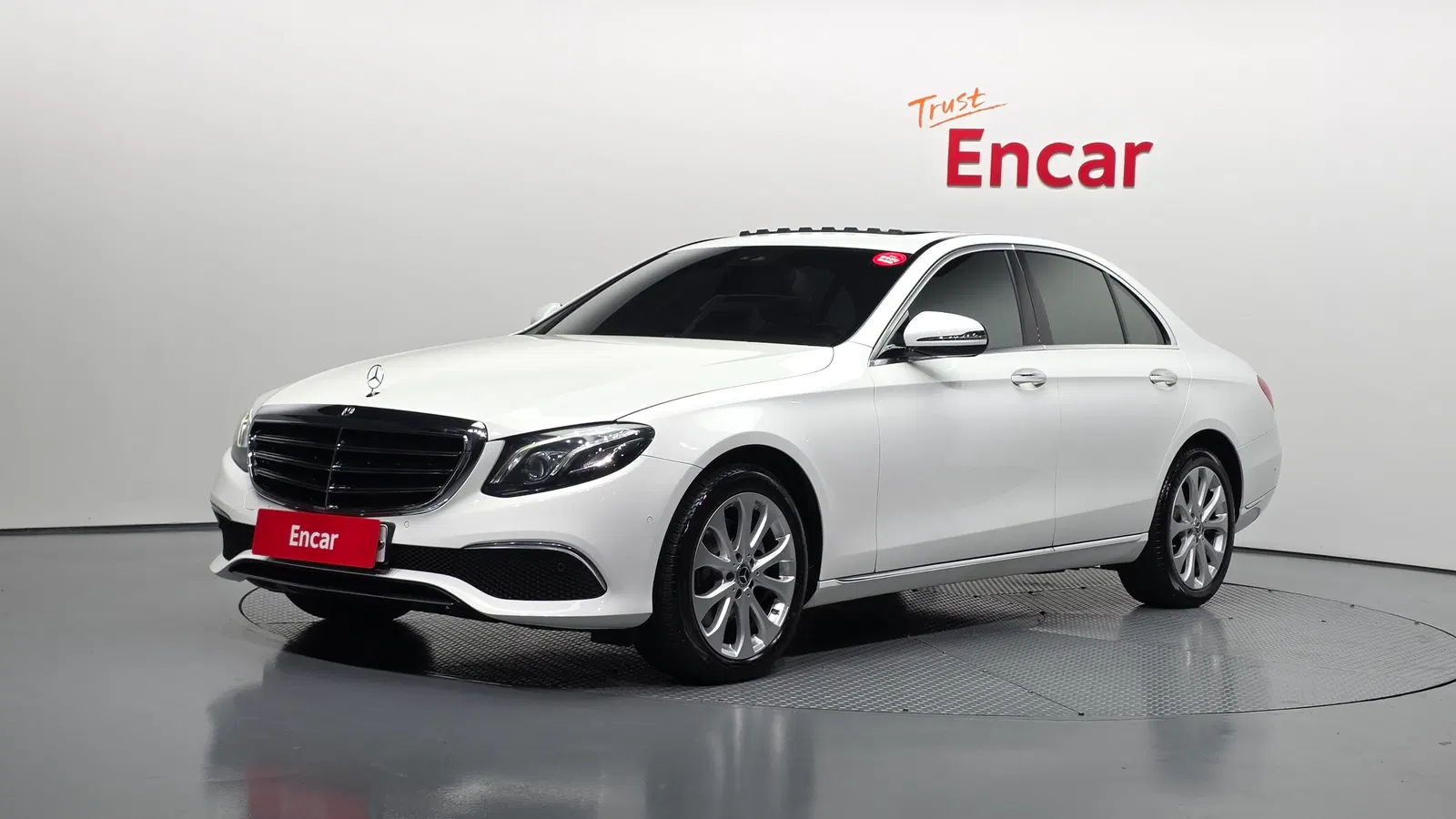 Mercedes-Benz Classe E E220d Exclusive (W213) 2019 — photo 1 sur 20