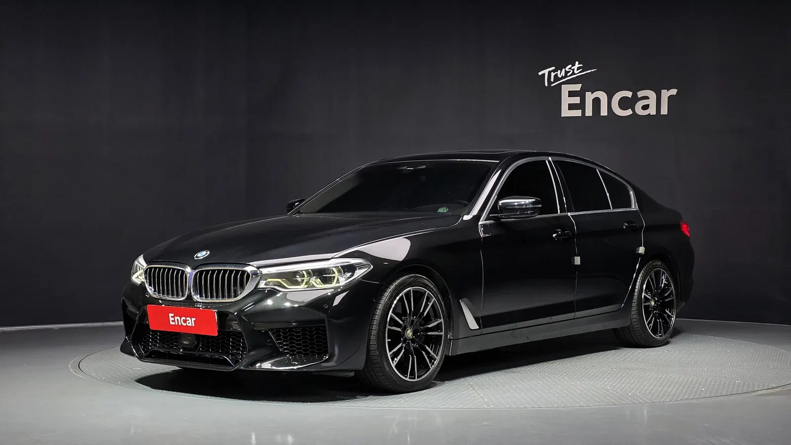 BMW Série 5 (G30) 530i xDrive Luxury Plus 2019 — photo 1 sur 20