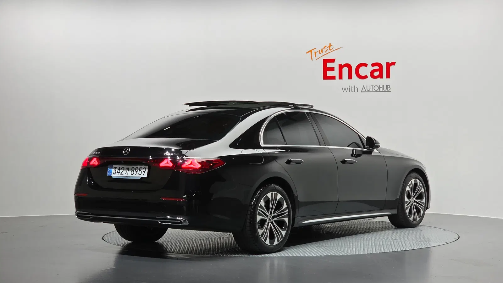 Mercedes-Benz Classe E E220d 4MATIC Exclusive (W214) 2024 — photo 1 sur 32