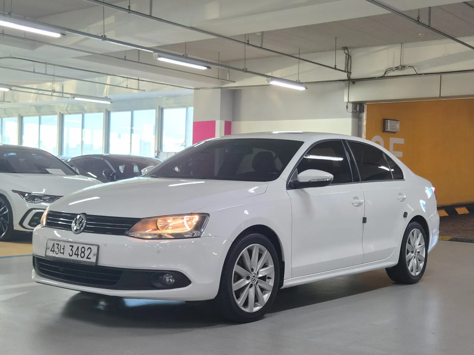 Volkswagen Jetta 2.0 TDI 2011 — photo 1 sur 26