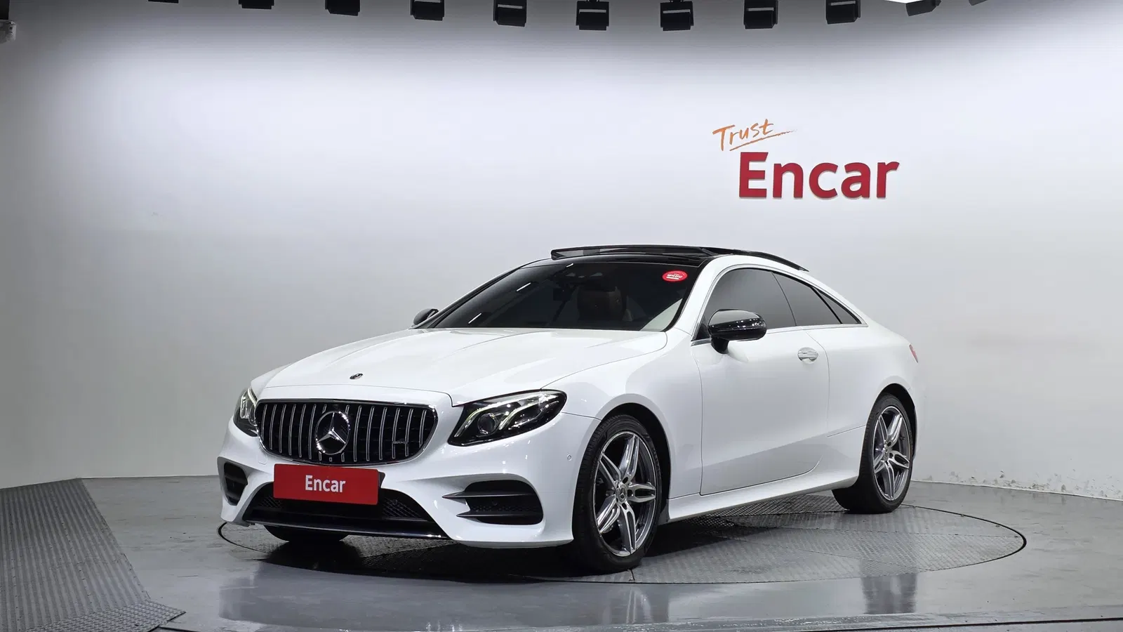 Mercedes-Benz Classe E E220d Coupé (W213) 2019 — photo 1 sur 33