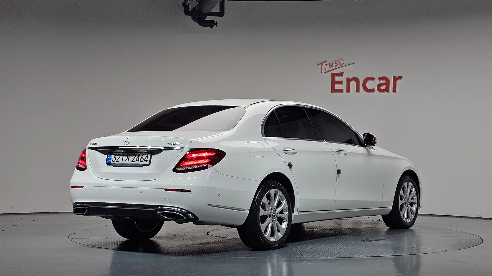 Mercedes-Benz Classe E E300 4MATIC Exclusive (W213) 2020 — photo 1 sur 36