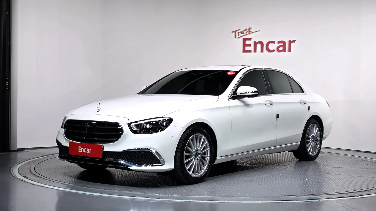 Mercedes-Benz Classe E E250 Exclusive (W213) 2022 — photo 1 sur 33