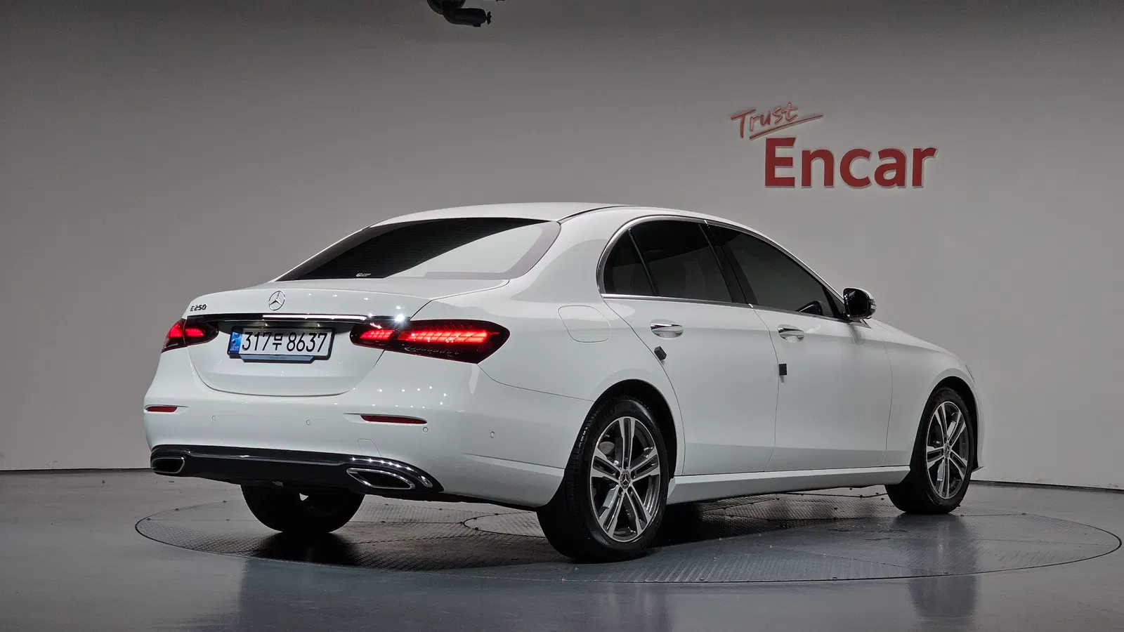 Mercedes-Benz Classe E E250 Avantgarde (W213) 2023 — photo 1 sur 37