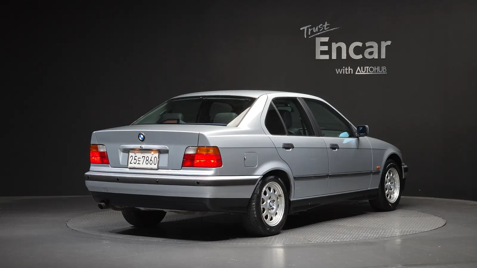 BMW Série 3 318iS Sedan 1997 — photo 1 sur 31