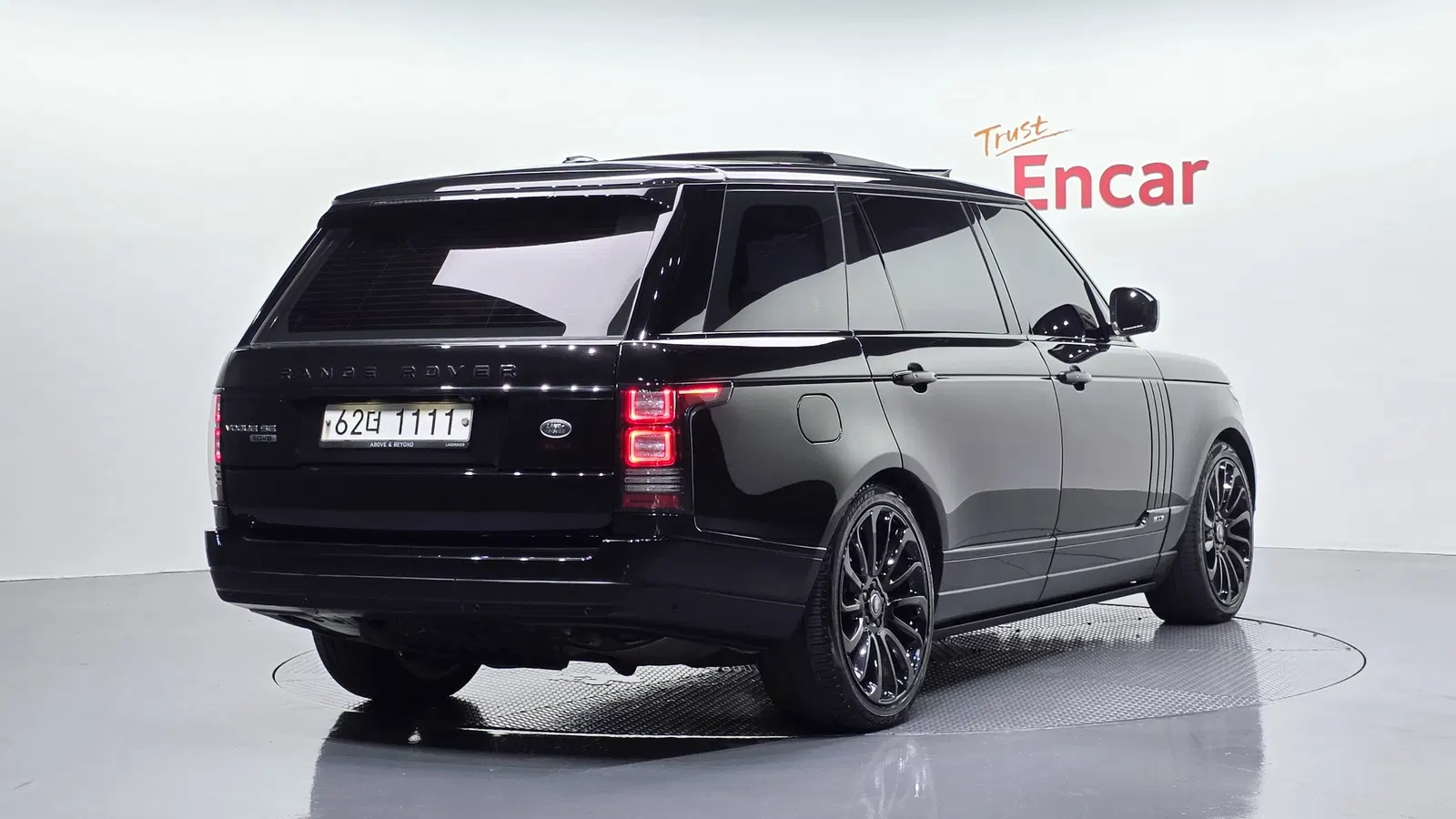 Land Rover Range Rover 4e génération 4.4 SDV8 Vogue SE LWB Diesel 2016 — photo 1 sur 33