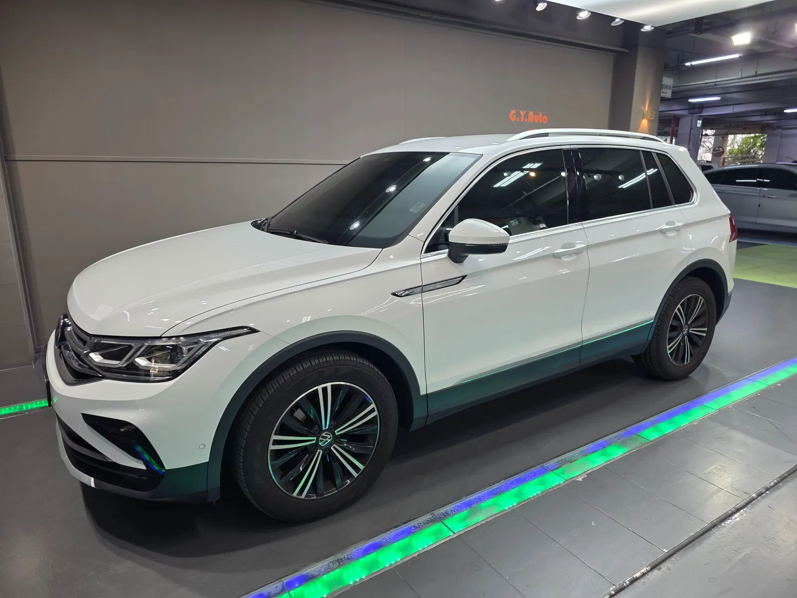 Volkswagen Tiguan 2e génération 2.0 TDI Premium 2022 — photo 1 sur 26