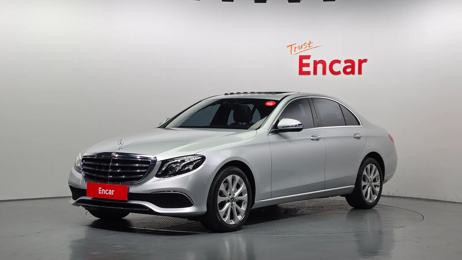 Mercedes-Benz Classe E E220d 4MATIC Exclusive (W213) 2018 — photo 1 sur 32
