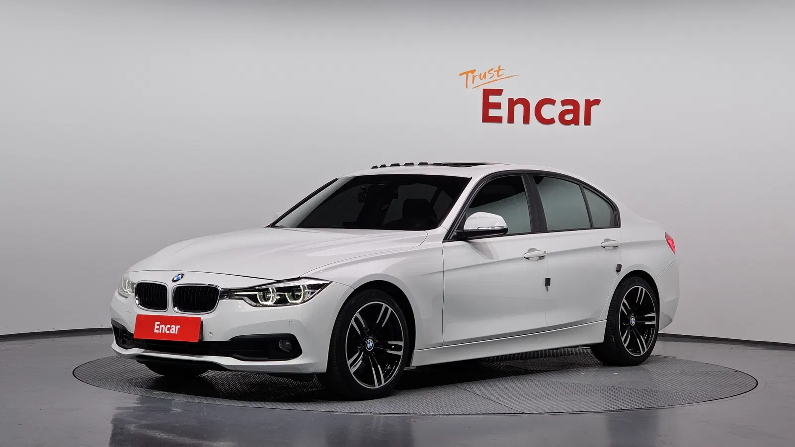 BMW Série 3 (F30) 320d EDEdition 2016 — photo 1 sur 20