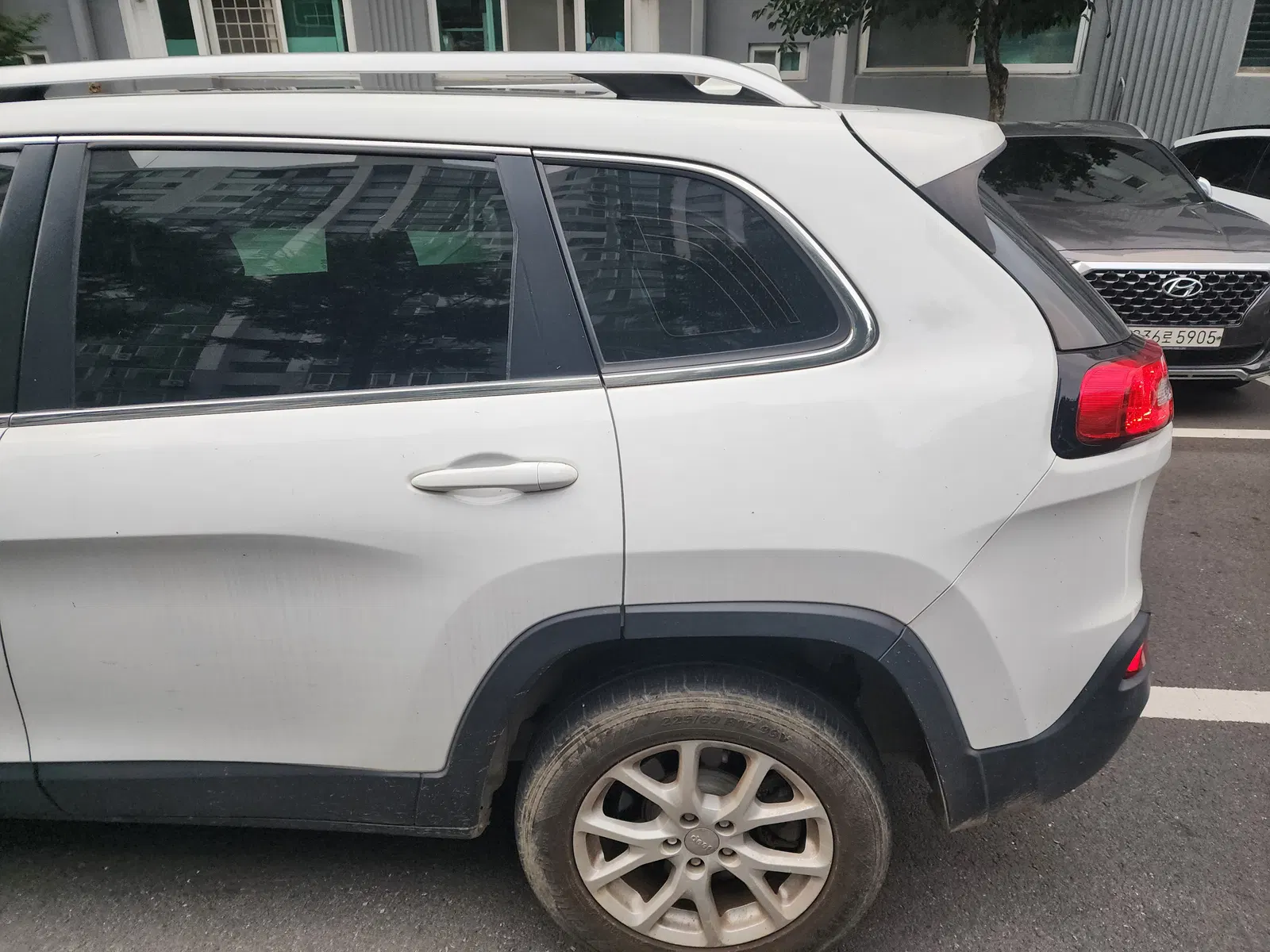 Jeep Cherokee(KL) 2.2 Diesel Longitude AWD 2016 — photo 1 sur 19
