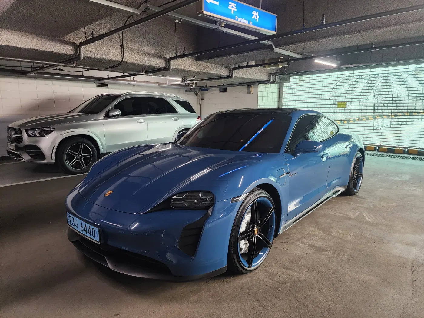 Porsche Taycan GTS 2023 — photo 1 sur 26